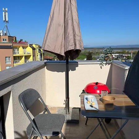 Vega - Sunny - Self Check In Apartment *