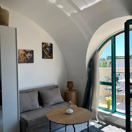Vega - Sunny - Self Check In Apartment